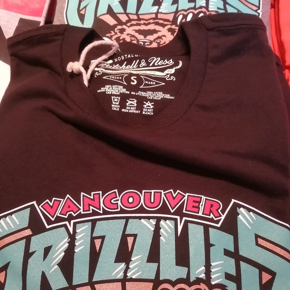 Brand new Grizzlies shirt Black or Grey Mitchell & Ness Full size run - Picture 4 of 6
